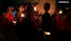 纽瓦尔族社区的妇女在加德满都庆祝尼泊尔桑巴特
